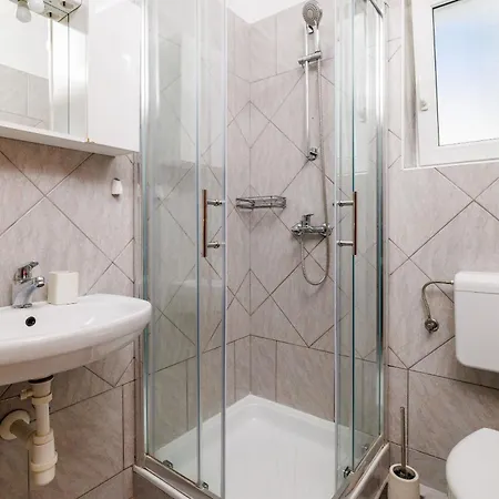 Apartman Iva *