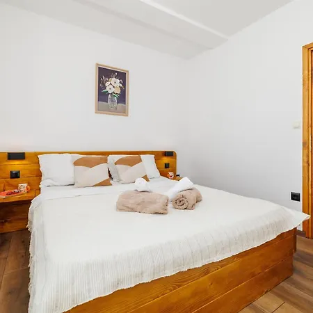 Iva Apartman