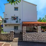 Apartman Iva *