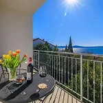 Iva Apartman *
