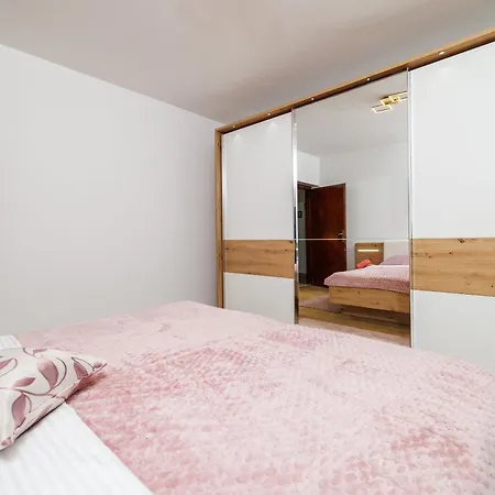 Iva Apartament